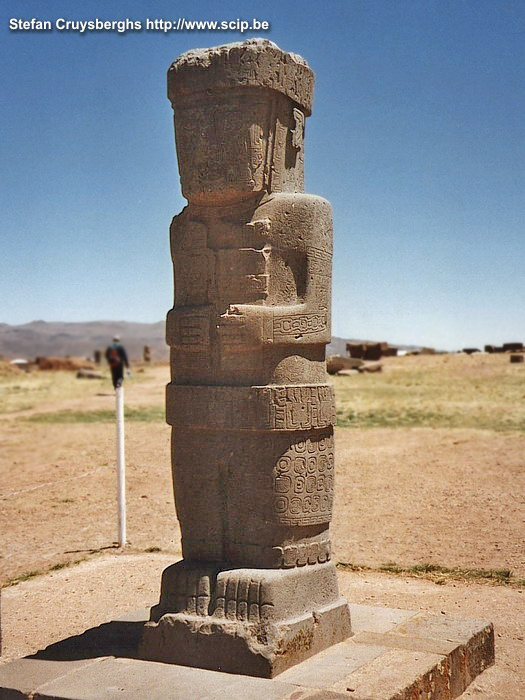 Tiwanaku - Ponce De Ponce monoliet staat in het midden van de tempel. Stefan Cruysberghs